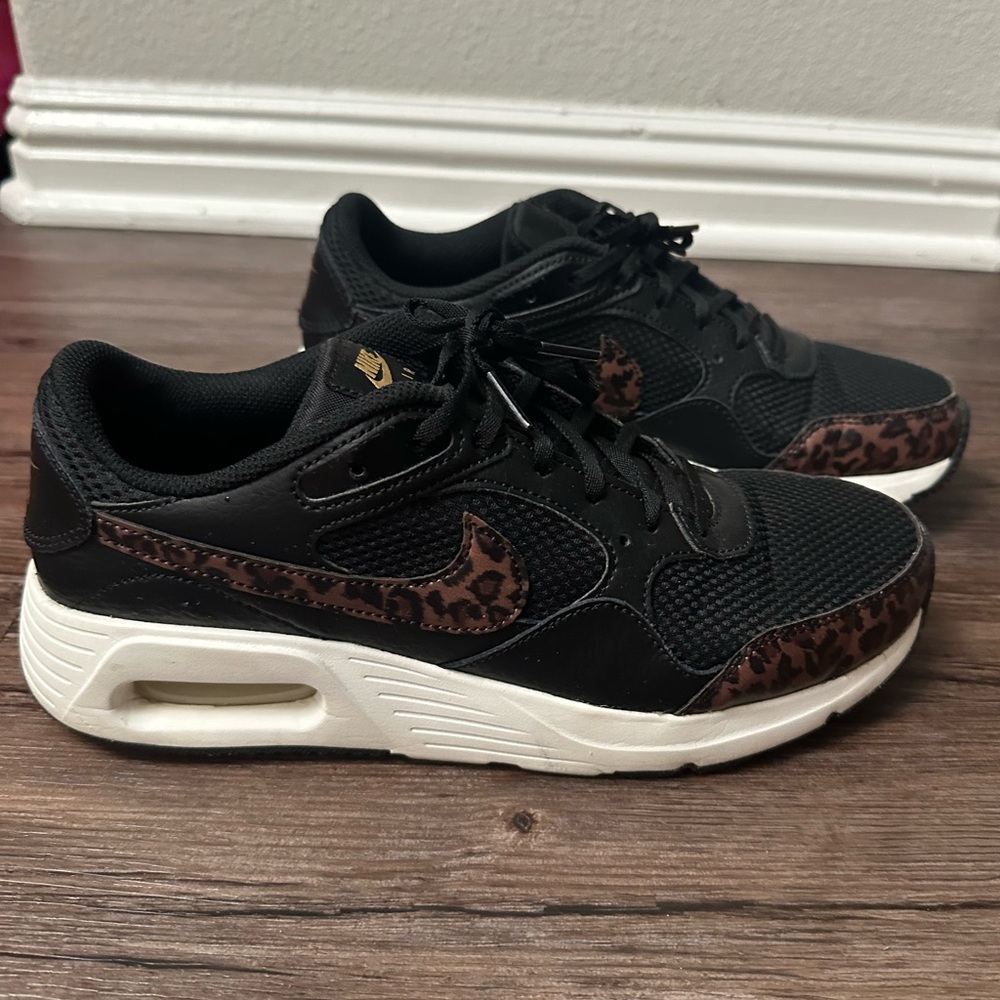 Nike Air Max 90 Women's Black and Leopard Print Sneakers